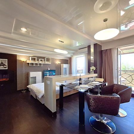 Найбільше Ліжко У Полтаві Мережа Alex Apartments Цілодобово Безконтактне Заселення Poltava Esterno foto